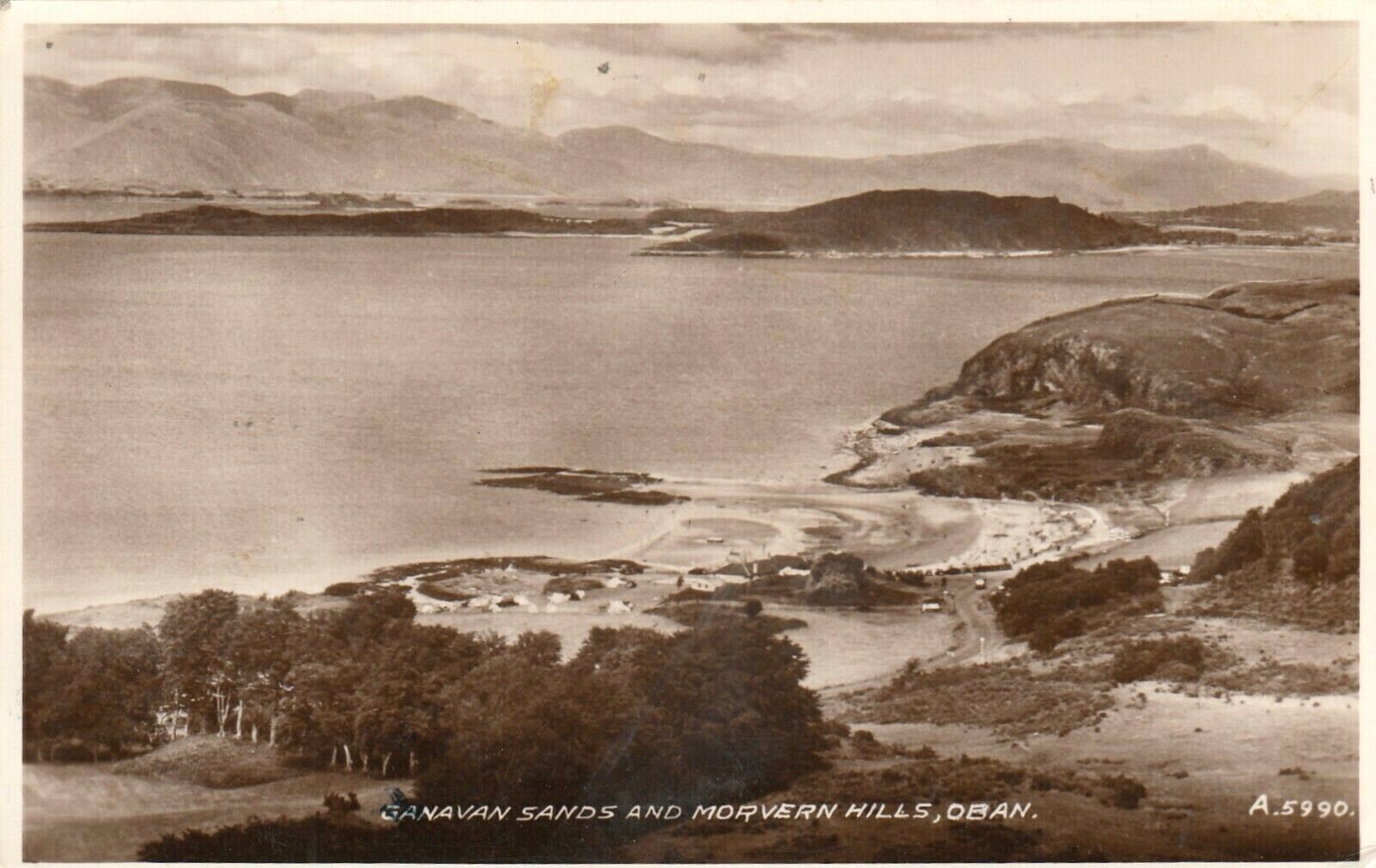 Vintage Postcard INTERNATIONAL GANAVAN SANDS AND MORVEN HILLS OBAN  POSTED 1944
