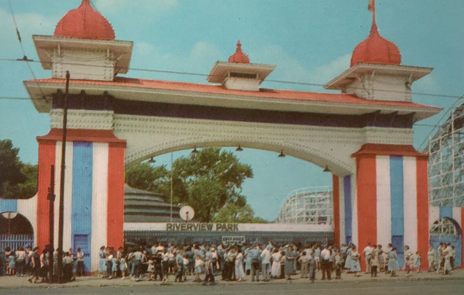 Postcard Chicago Riverview Amusement Park Illinois Main Entrance 1950 Closed