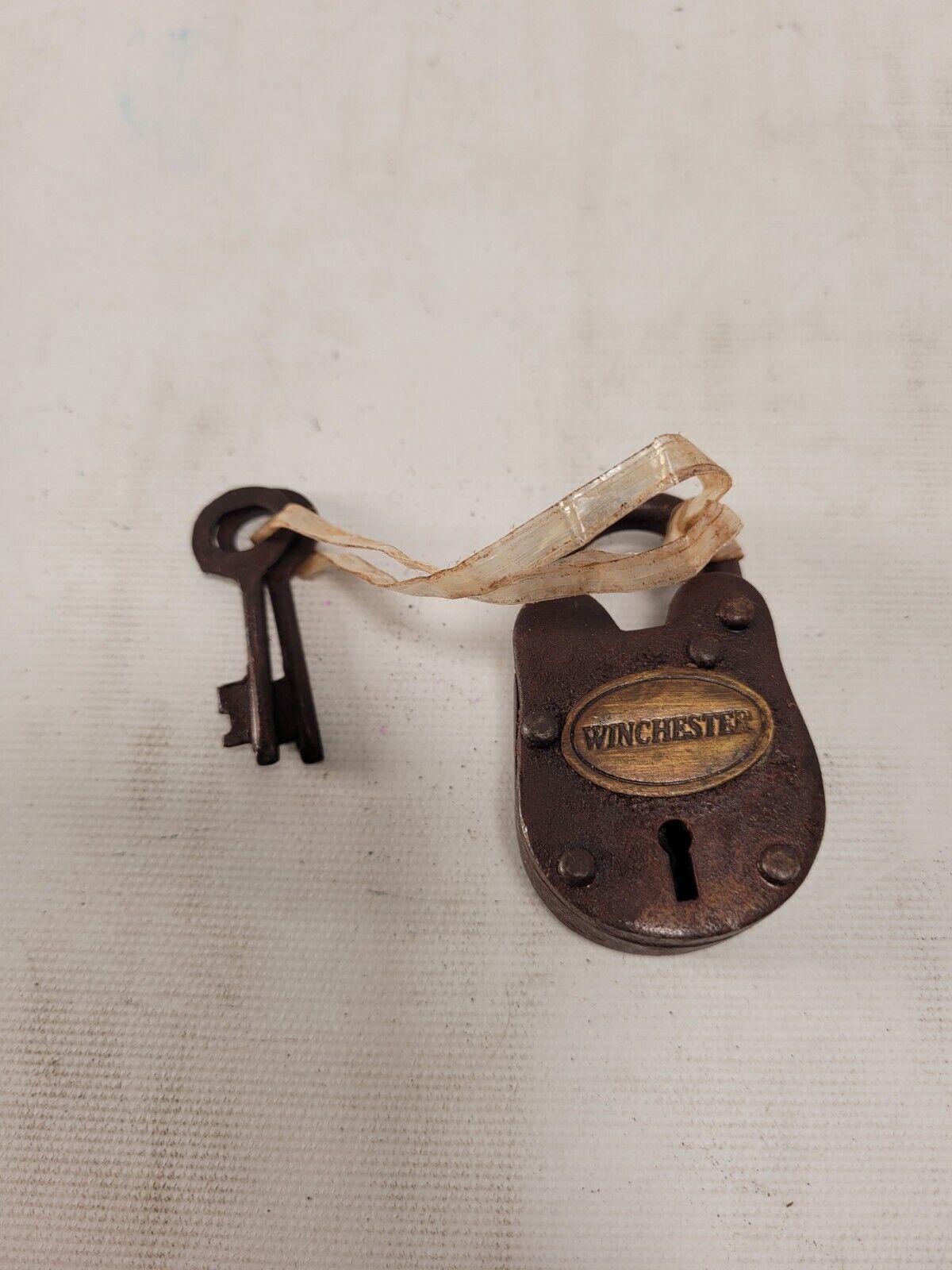 Vintage Winchester Rusted Padlock Lock With 2 Keys
