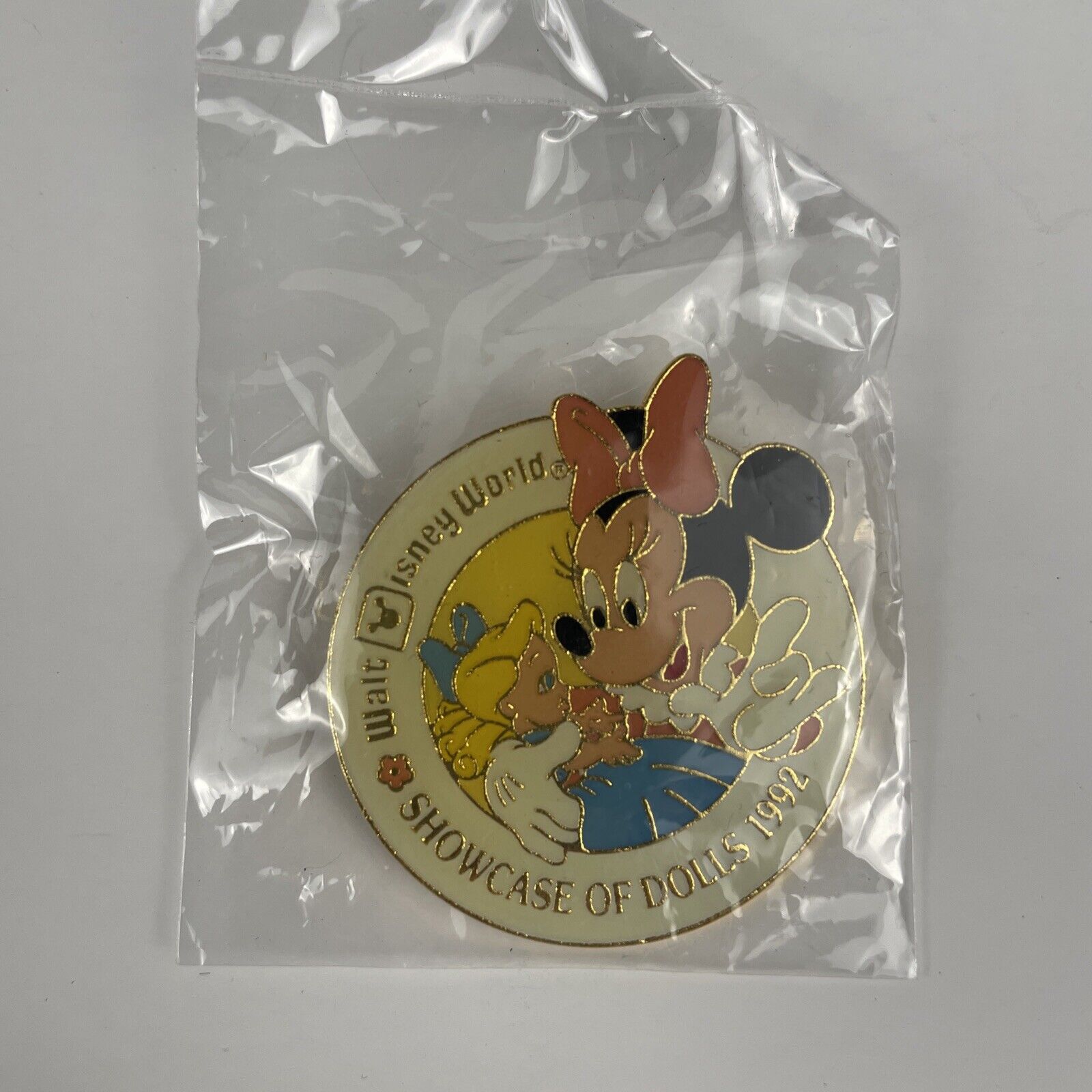 Disney World - Showcase of Dolls 1992 - Minnie Mouse Pin
