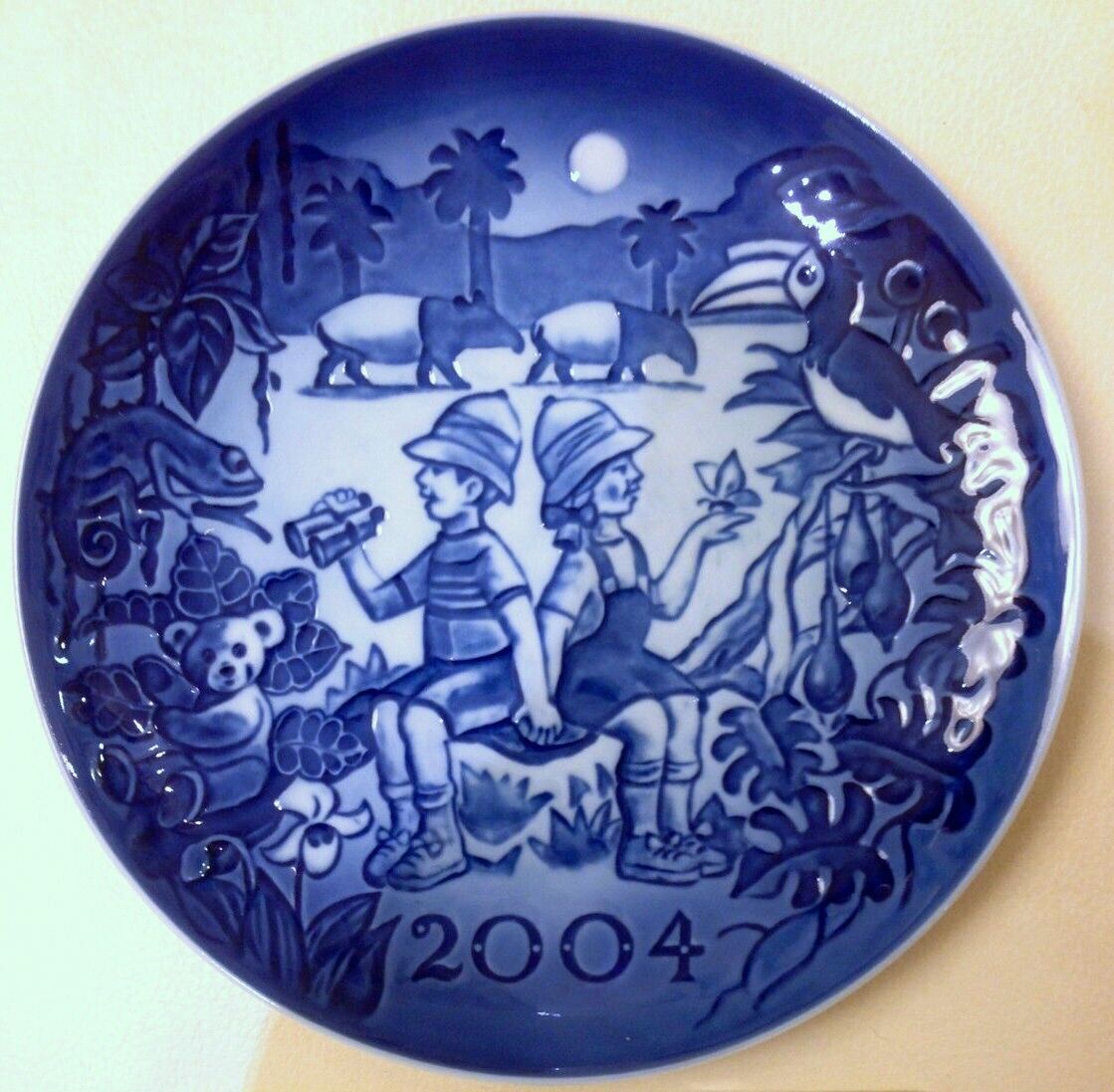 ROYAL COPENHAGEN 2004 Millennium Plate:  Frederik & Emma - Explorers