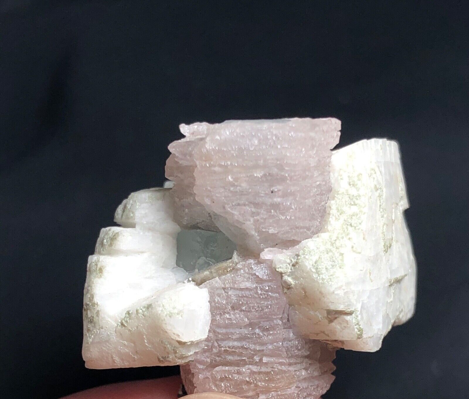 124 carats A very Rare fluorescent Apatite coated Aqumurine in feldspar Pakistan