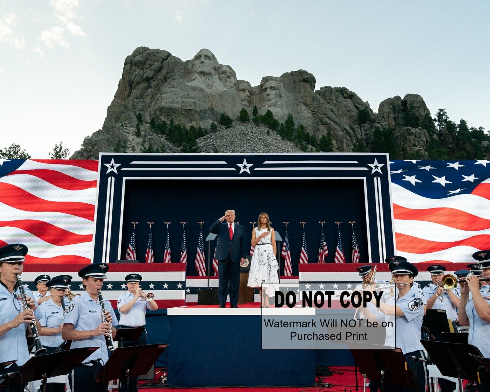 PRESIDENT TRUMP & Melania Saluting  - Mount Rushmore - 8X10 PHOTO (#1004)
