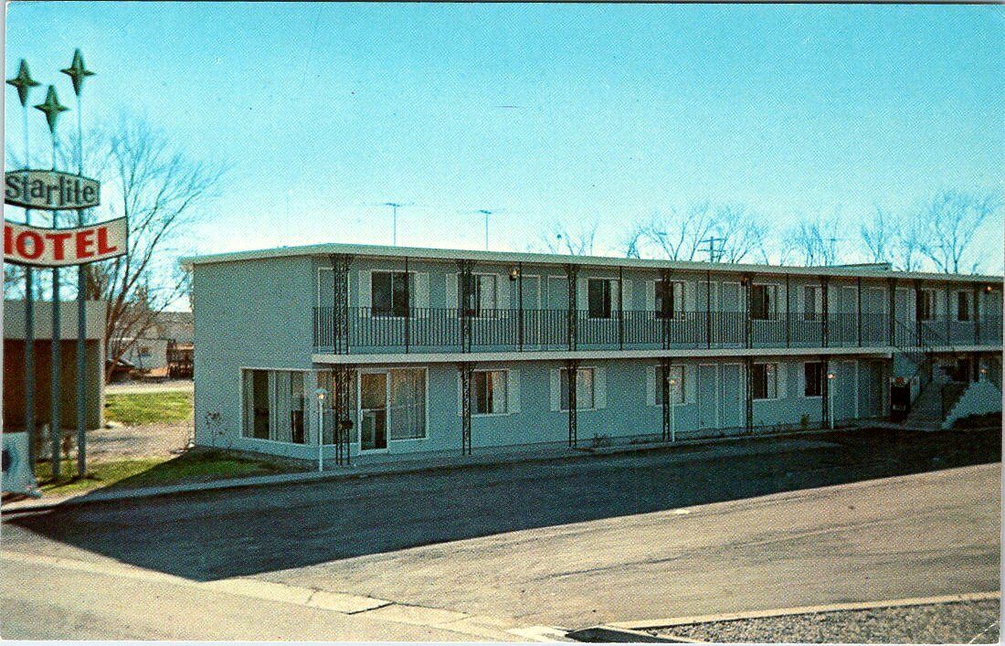 1968, Starlite Motel, ARTESIA, New Mexico Chrome Advertising Postcard