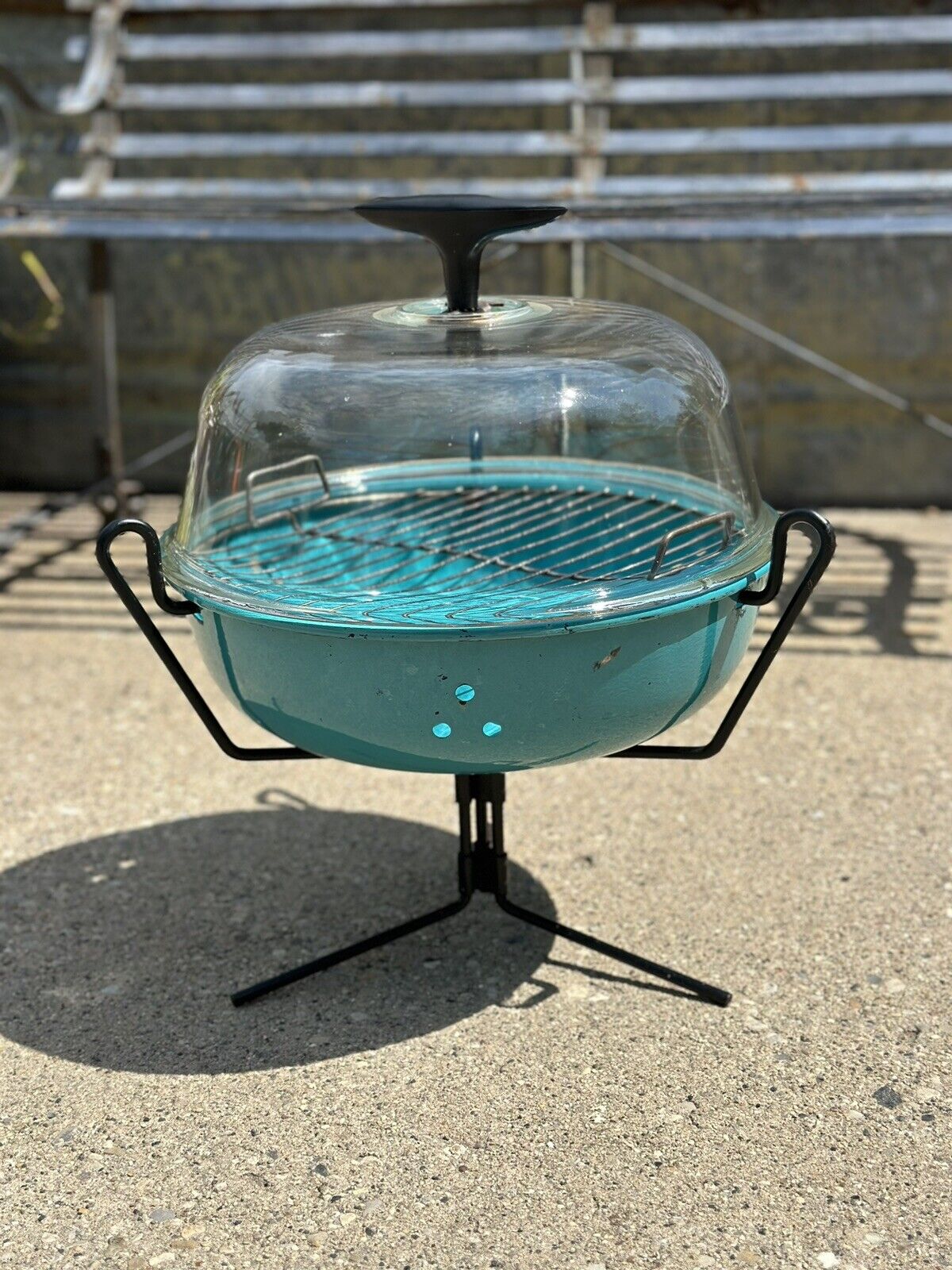 Mid Century Modern Table Top Grill with Glass Lid and Tri-pod Legs