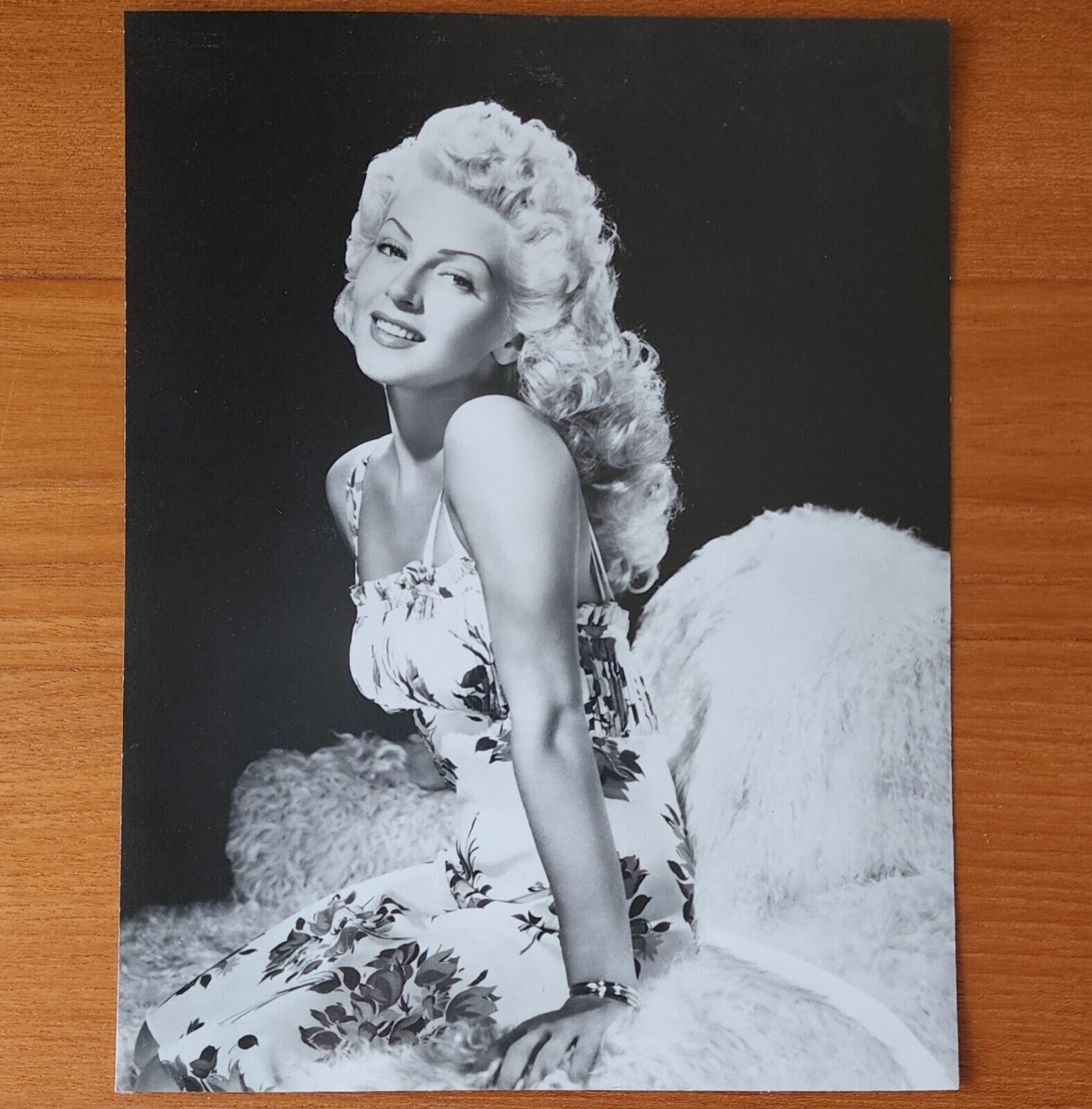 ORIGINAL 1940s LANA TURNER PUBLICITY GLAMOR PHOTO USED IN 1987 PEOPLE MAGAZINE