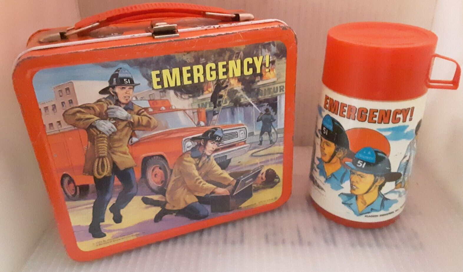 RARE 1973 EMERGENCY FIREMAN Metal Lunch Box & Thermos Paramedic TV SHOW Lunchbox