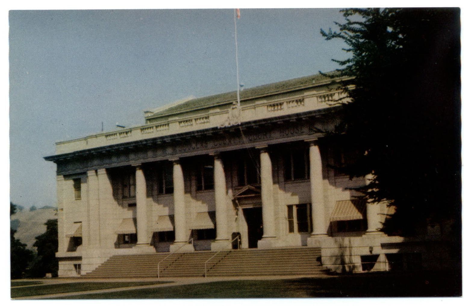 Roseburg Oregon Douglas County Court House unused vintage postcard