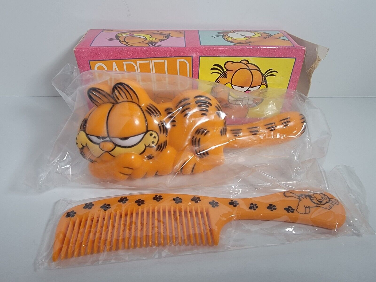 1978 Garfield Brush And Comb Set -Avon- New In Orig Packaging,