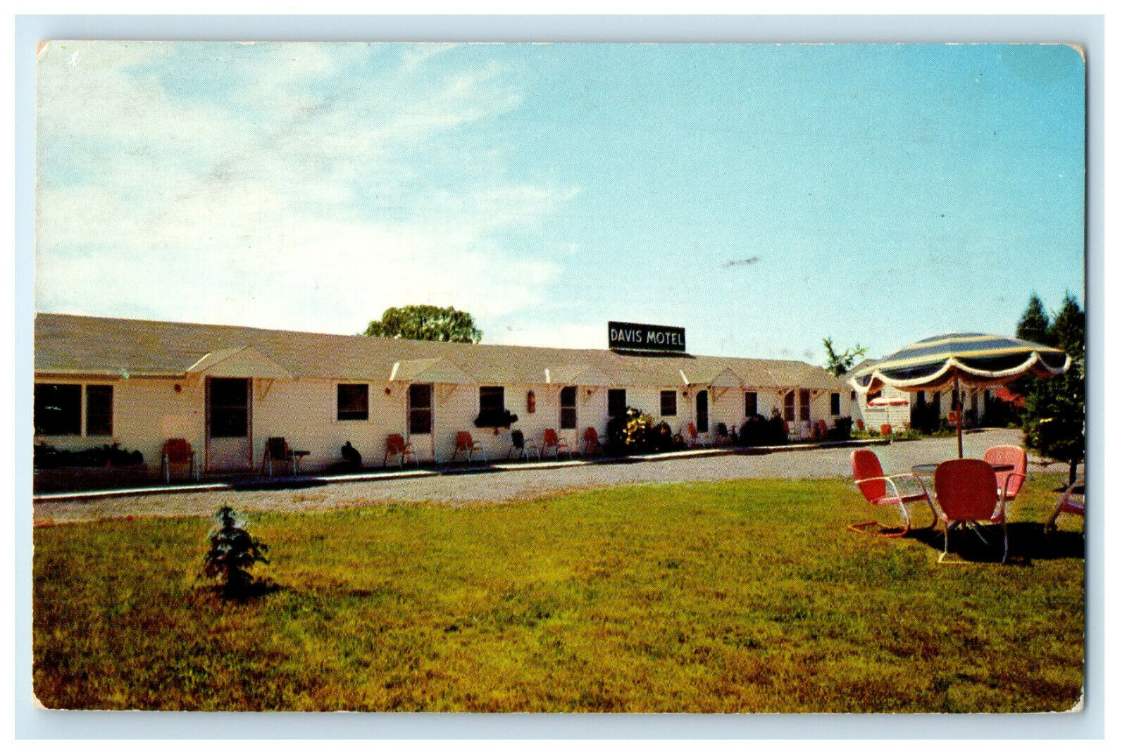 c1960s Davis Motel Route 5 Utica New York NY Unposted Vintage Postcard