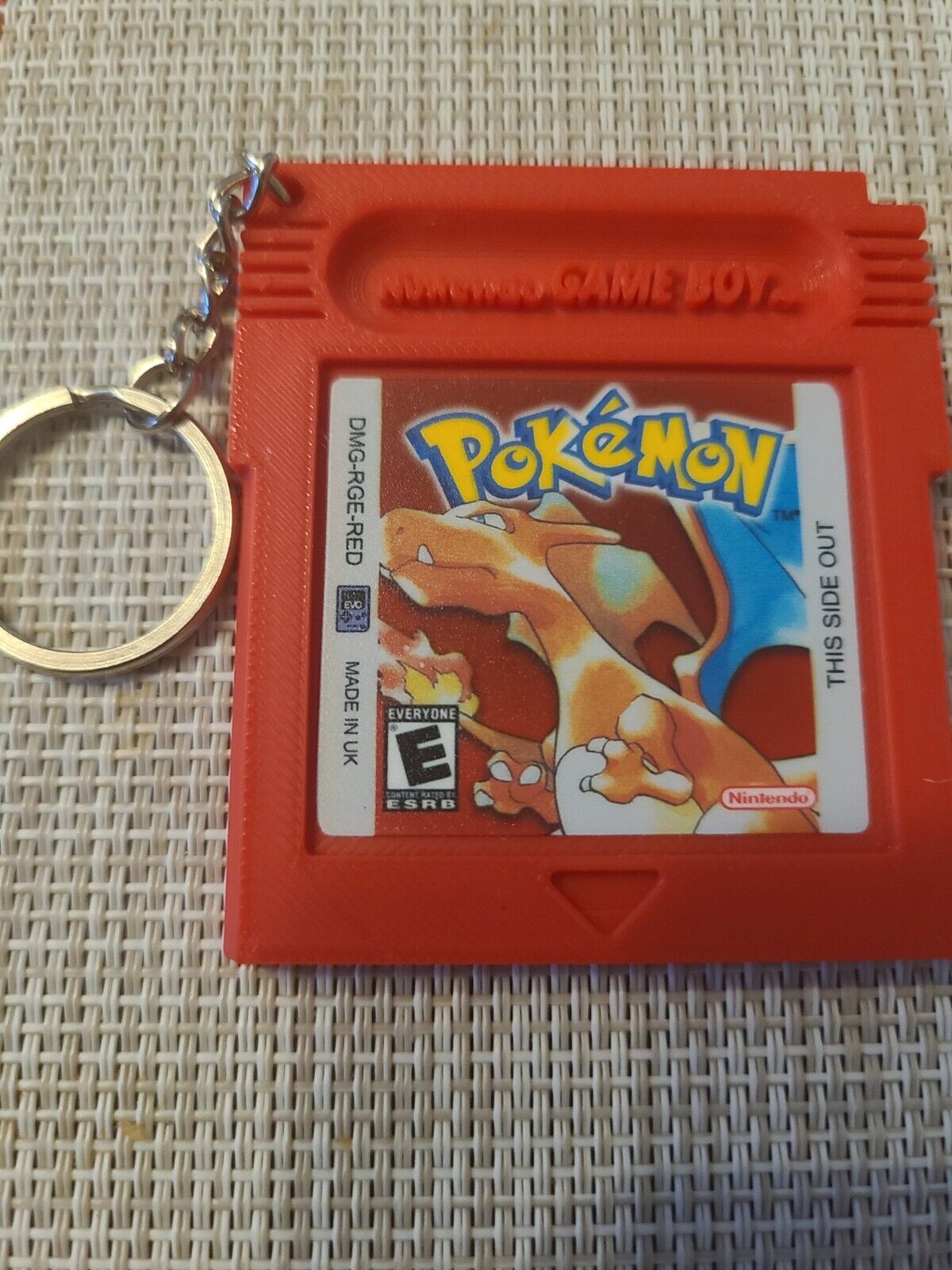 Pokémon Red Charizard keychain Gameboy Nintendo cartridge retro anime