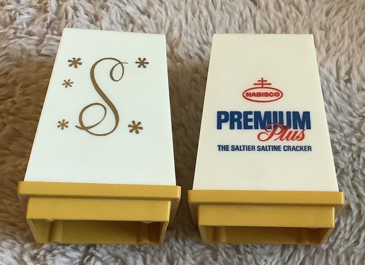 Nabisco Premium Plus Saltine Cracker Vintage 3.5 Inch Salt & Pepper Shakers