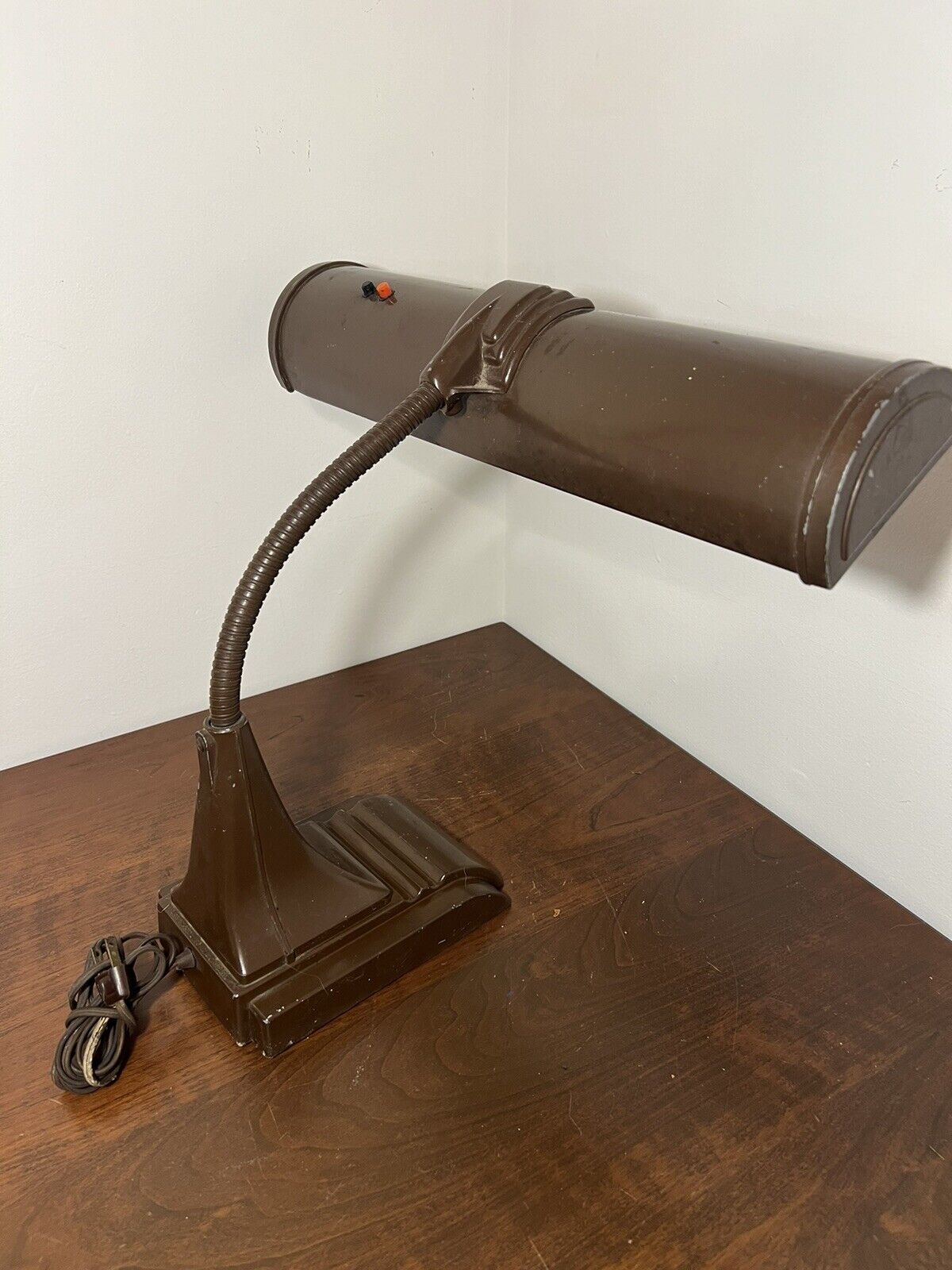 🍊Vintage MCM Art Specialty Co Fluorescent Gooseneck Desk Lamp | Brown 2 Bulbs