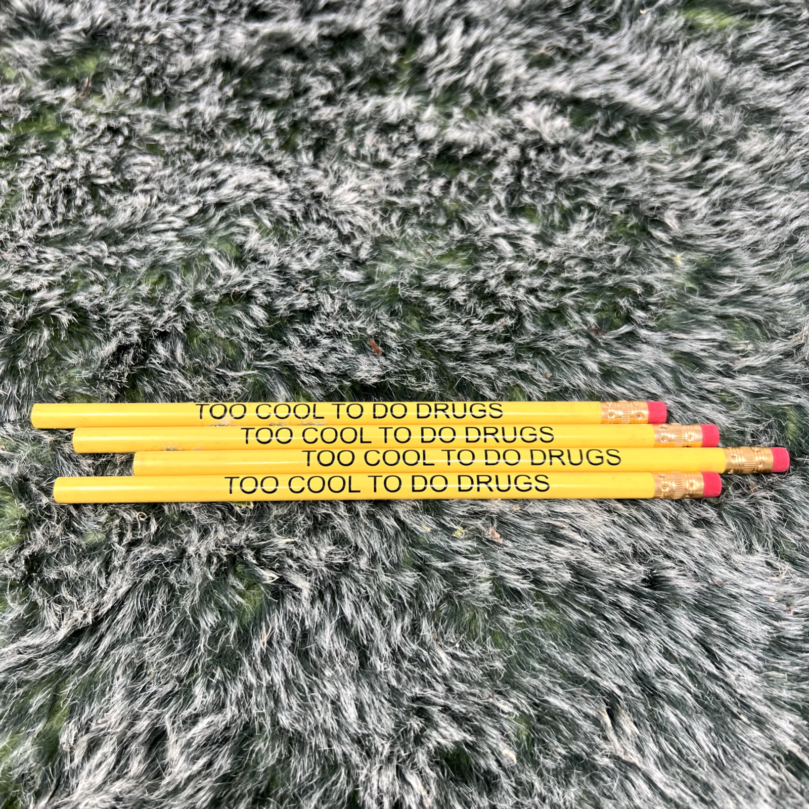 TOO COOL TO DO DRUGS pencils - Set Of 4 - Free and Fast Delivery - D.A.R.E.