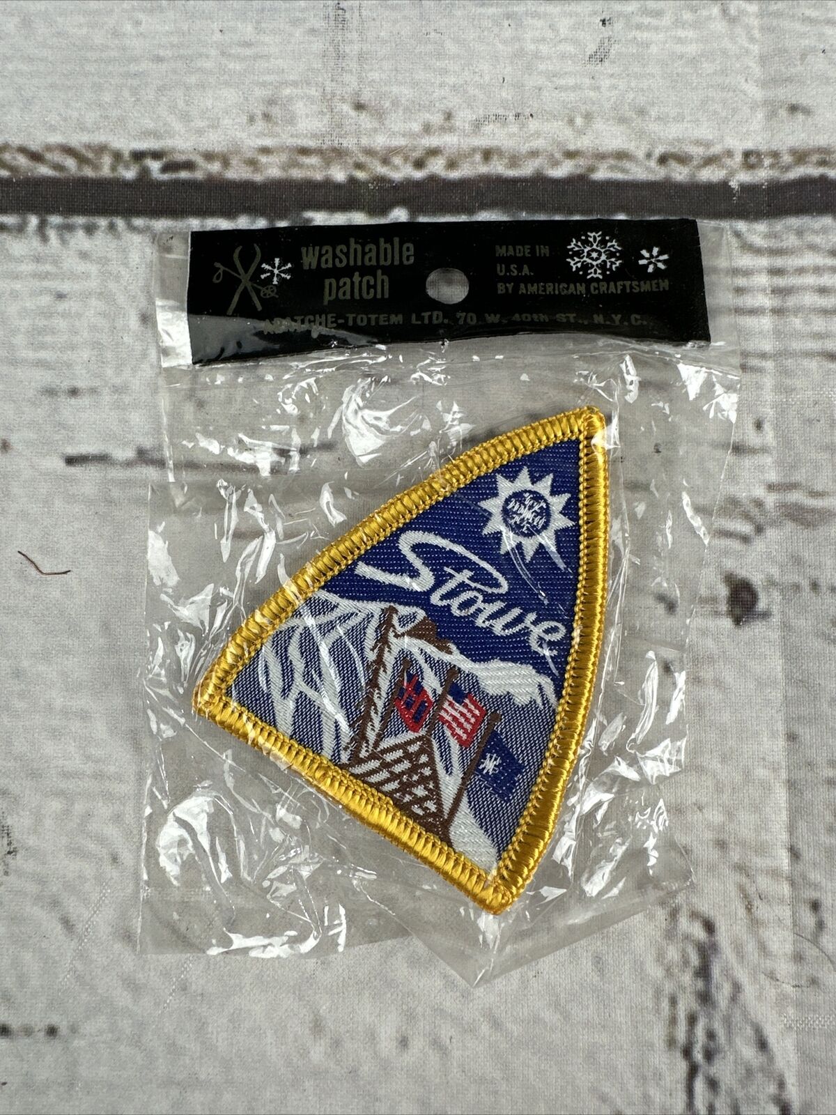 STOWE Vintage Skiing Ski Patch Badge VERMONT Souvenir Resort Travel New Sealed