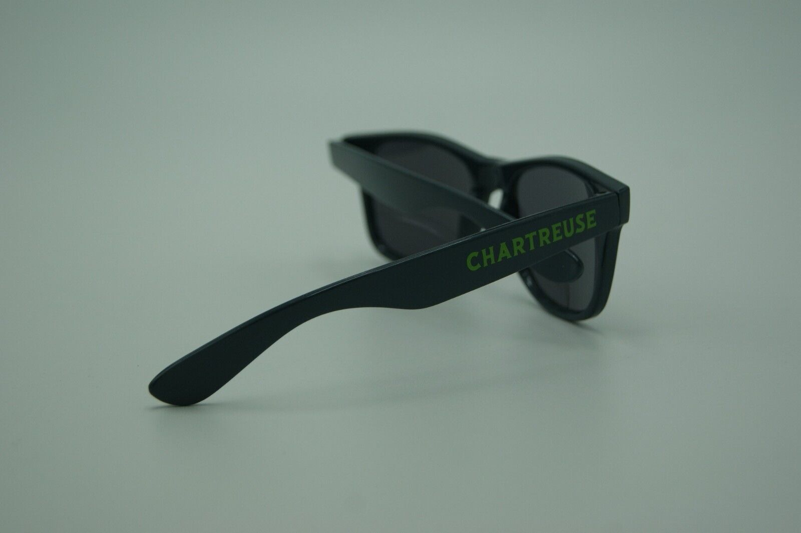 CHARTREUSE VERTE HERBAL LIQUOR 1 SUNGLASSES GOODIES COLLECTOR BRAND NEW FRANCE #