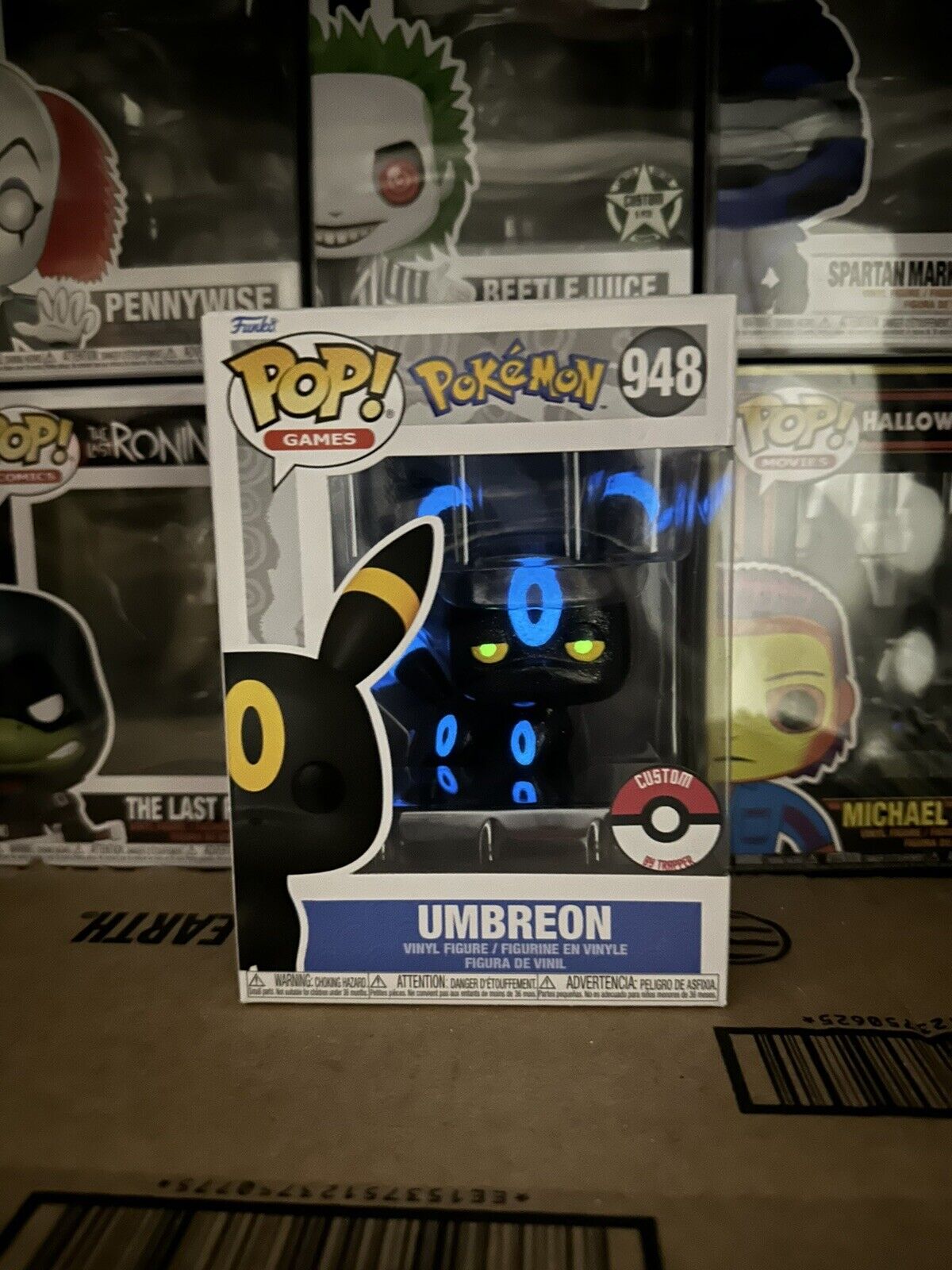 Funko Pop Trapper Custom GITD Pokémon Shiny Umbreon #948