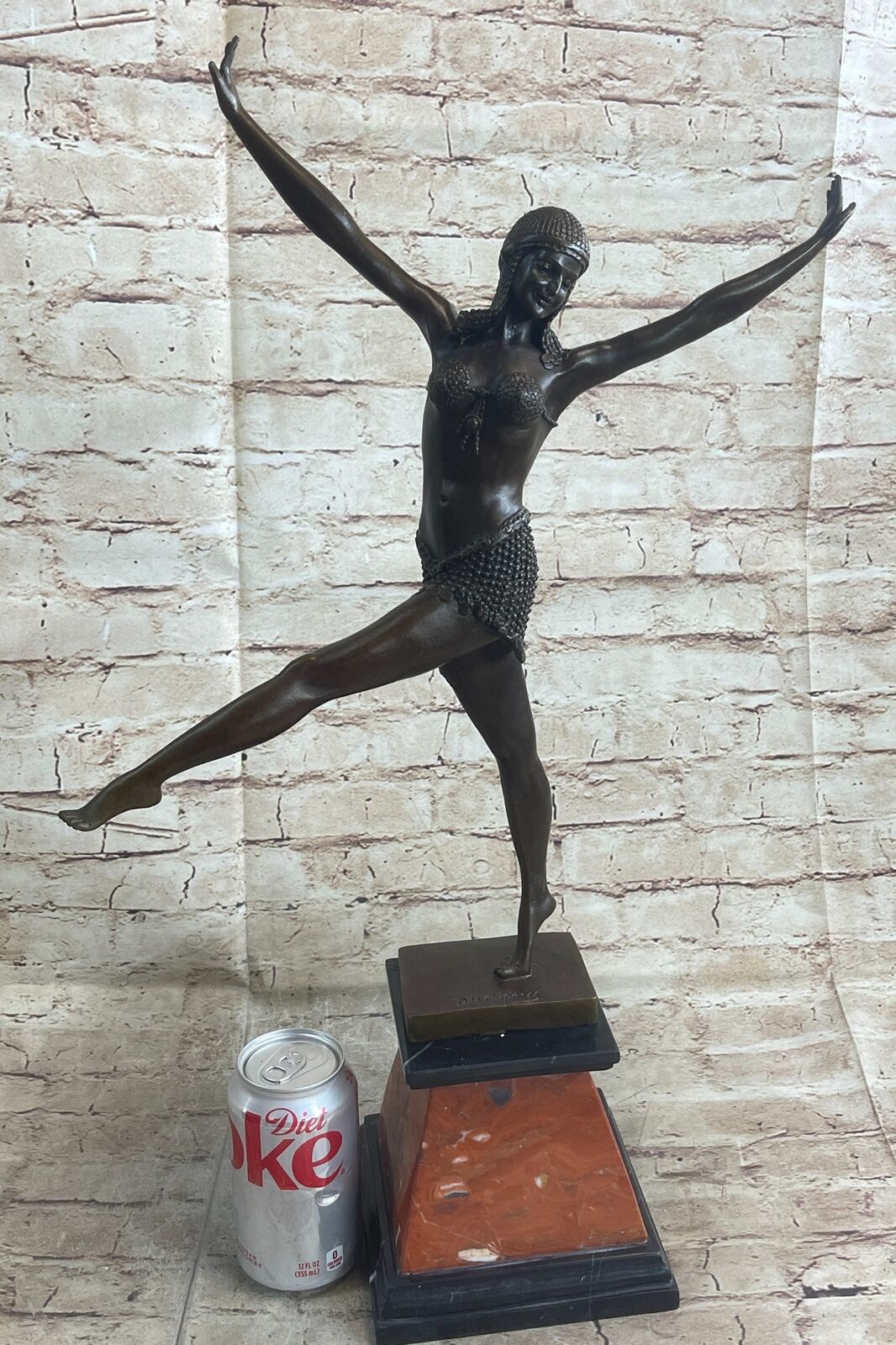 Signed: D.H.Chiparus Bronze art deco girl bronze dancer statue. marble base Nr