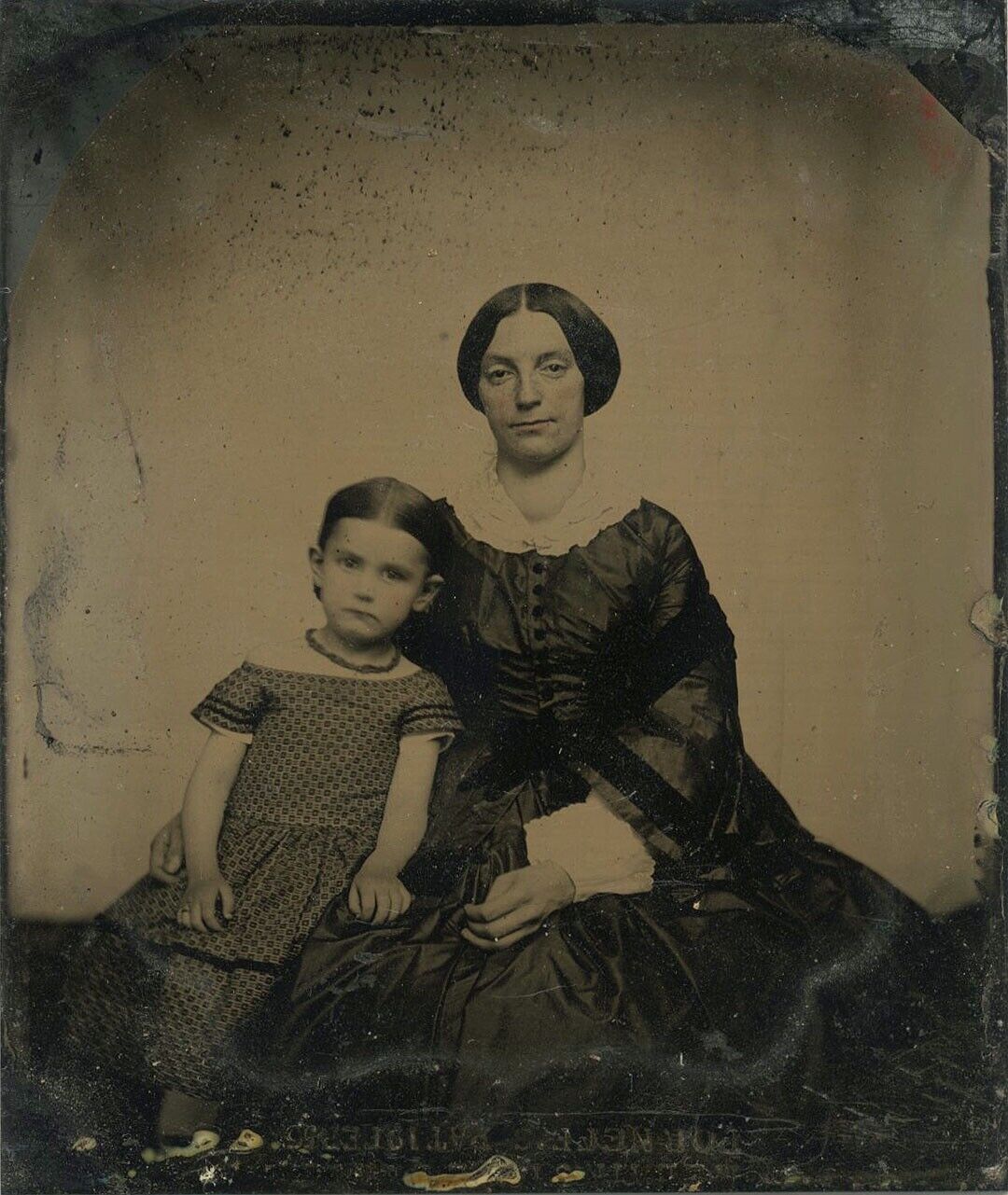 MOM & LITTLE GIRL NICELY POSED FASHION 1850s NEFF\'S PATENT SIXTH PLATE TINTYPE