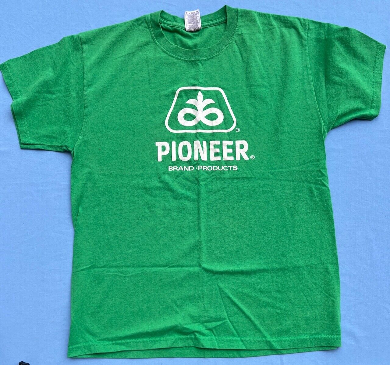 Pioneer Brand Seed Corn Large Men\'s Green Tee Shirt T-shirt