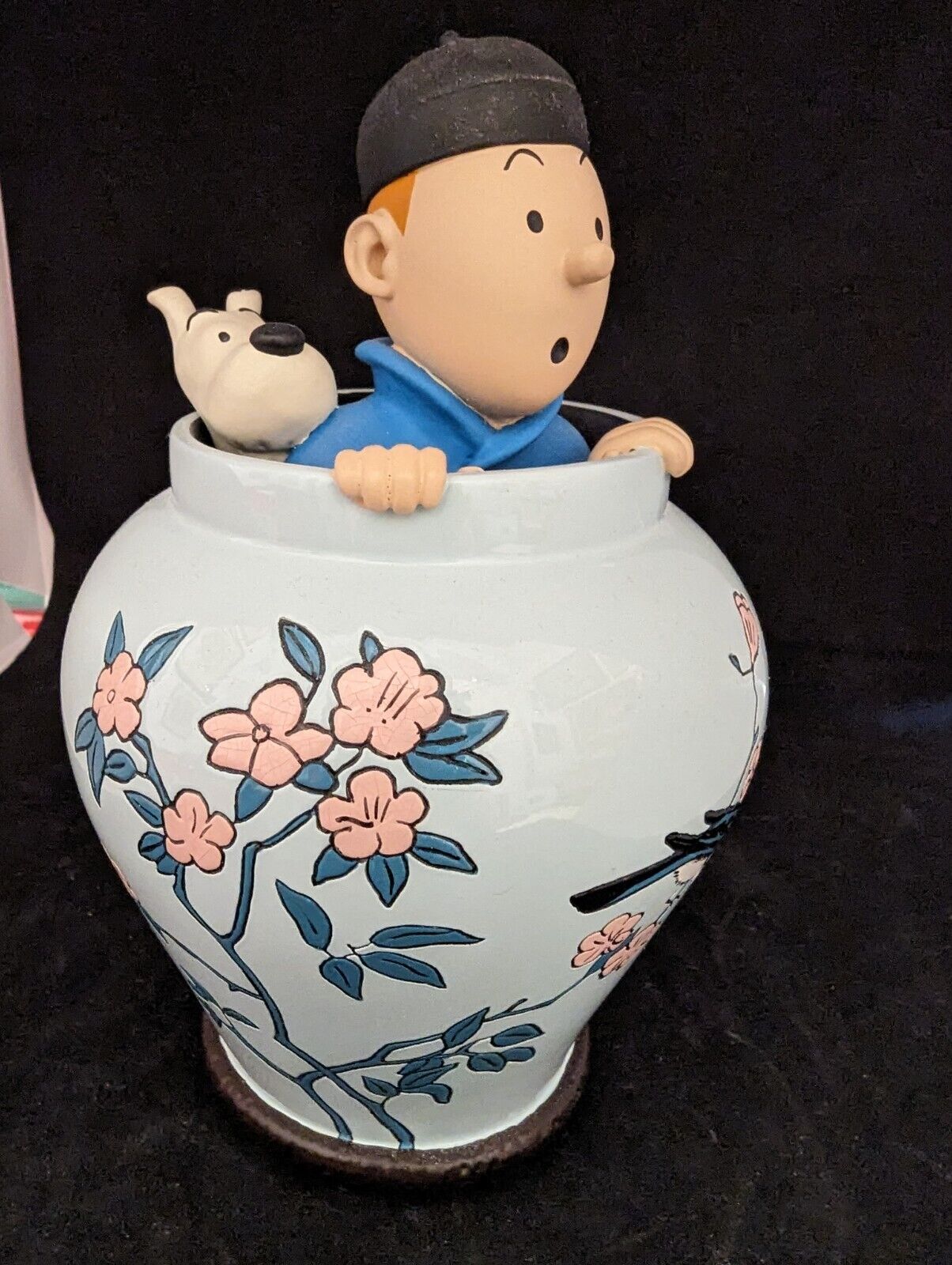 HERGE TINTIN Vase Blue Lotus Figure Limited Edition & Original Tintin Round Box