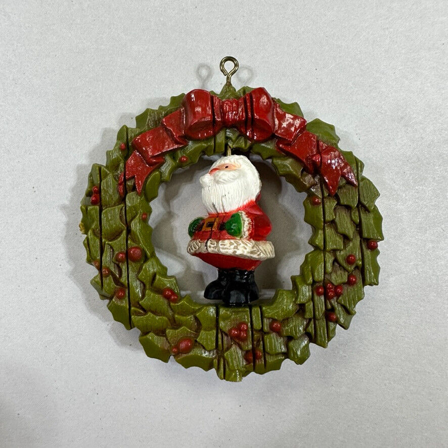 Vintage 1976 Hallmark Twirl-Abouts Santa in Wreath Christmas Tree Ornament 