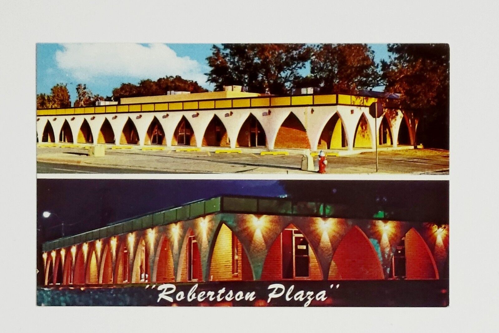 Vintage Postcard Scottsbluff Nebraska Robertson Plaza Unposted 