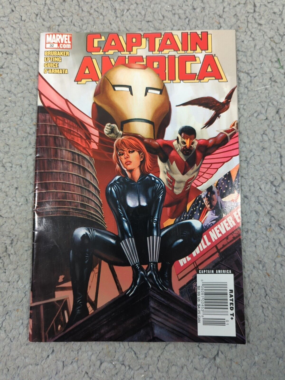 Captain America (Volume 5) #32 Ed Brubaker Winter Soldier Falcon Iron Man 