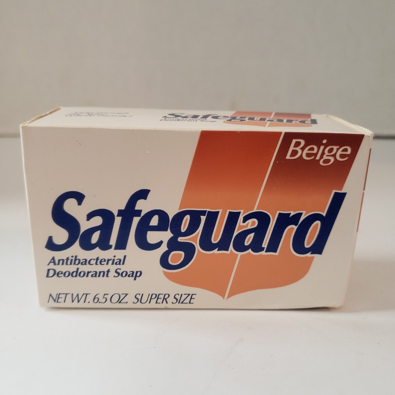 Vtg 1991 SAFEGAURD Deodorant Soap BEIGE Super Size 6.5 oz. NOS Movie Prop 