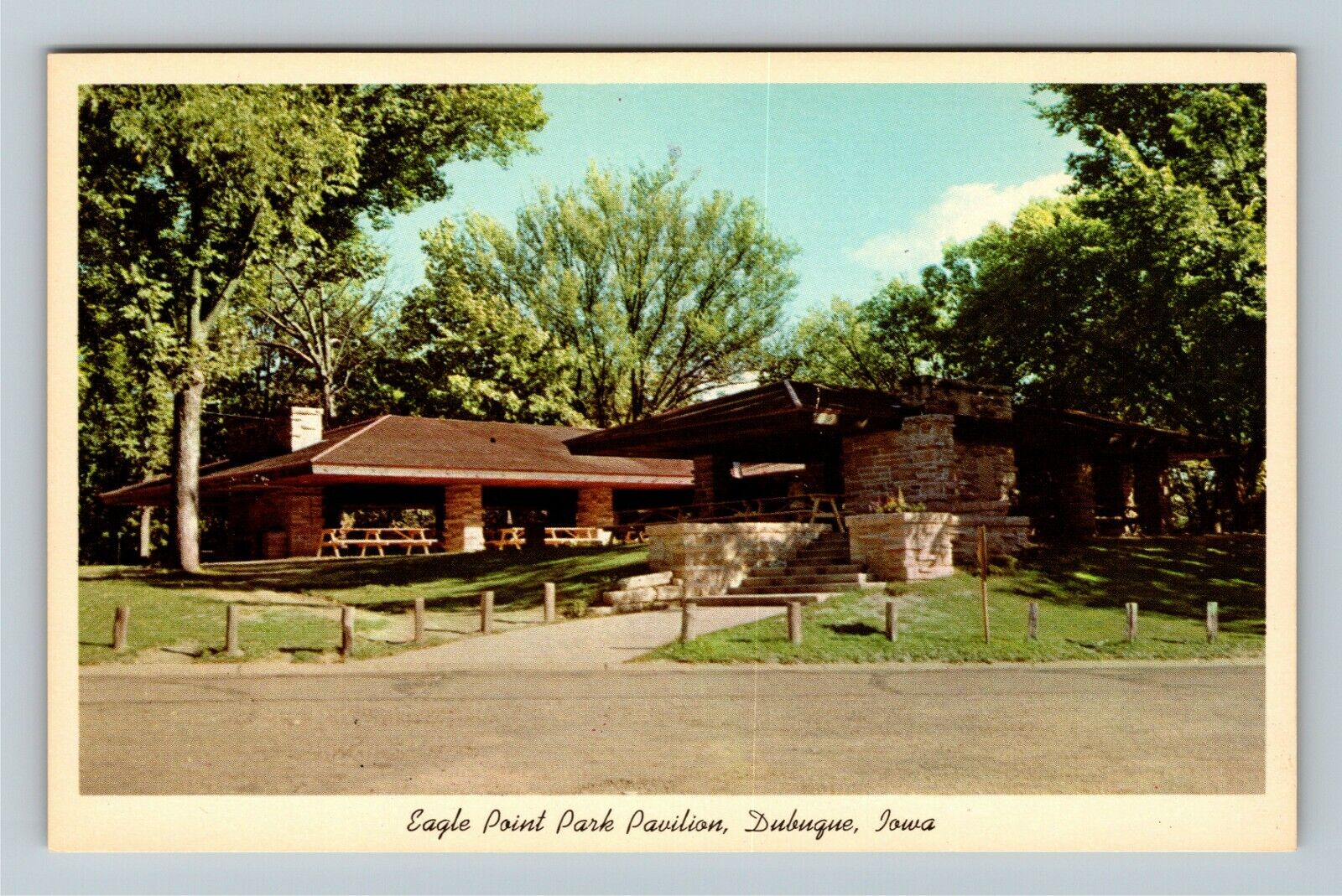 Dubuque IA-Iowa Pavilion, Eagle Point Park Vintage Souvenir Postcard