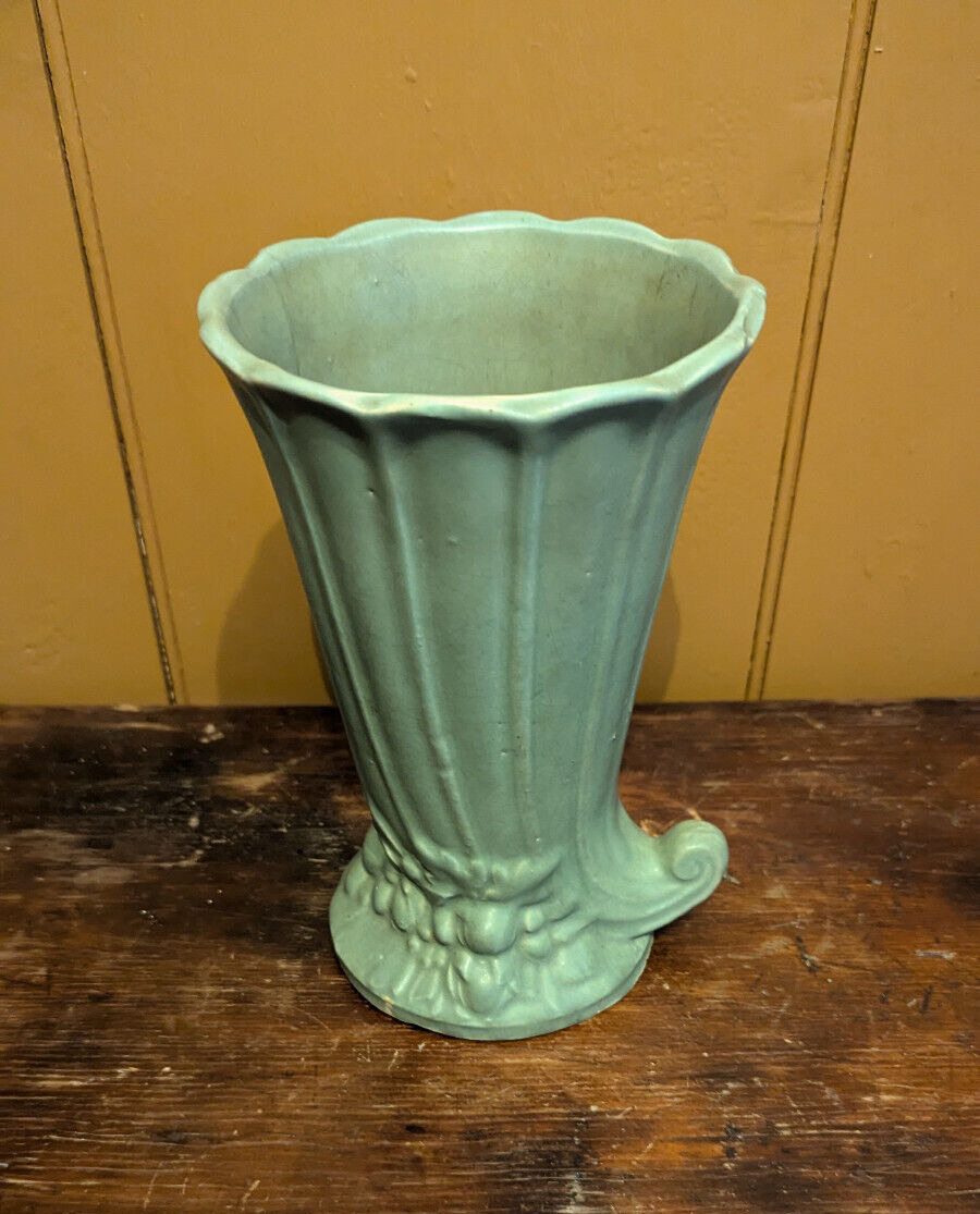 Nelson McCoy Pottery Green Cornucopia Vase Planter 9\