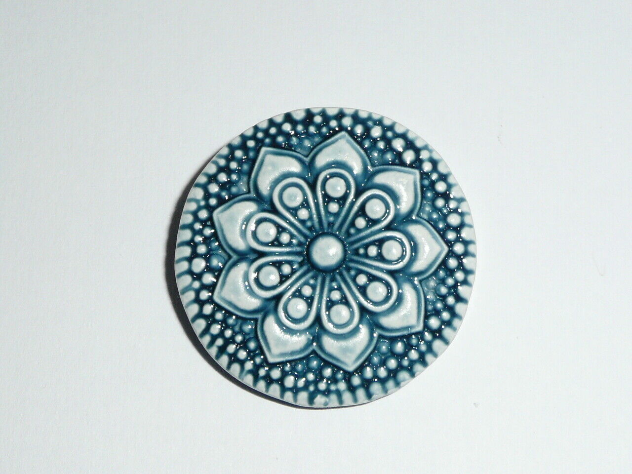 Pretty Navy Blue Art Stone Flower Floral Shank Button  1-3/16\