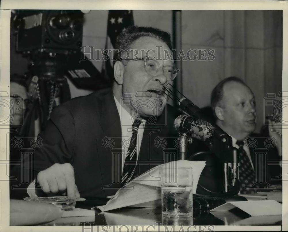 1954 Press Photo Ray Jenkins Examines Joseph McCarthy, Senate Subcommittee