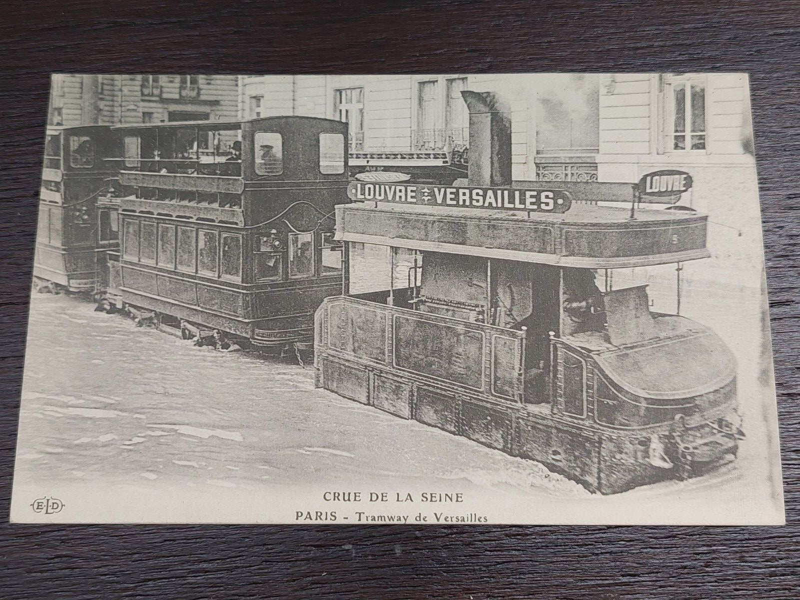One postcard CPA 75 CRUE DE LA SEINE PARIS TRAMWAY VERSSAILLES.