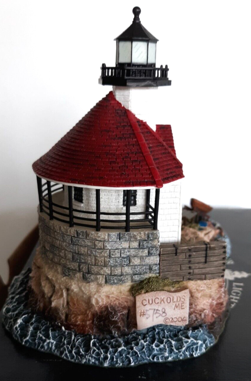 Harbour Lights 2004 Cuckolds Lighthouse Maine # 544 in box with COA