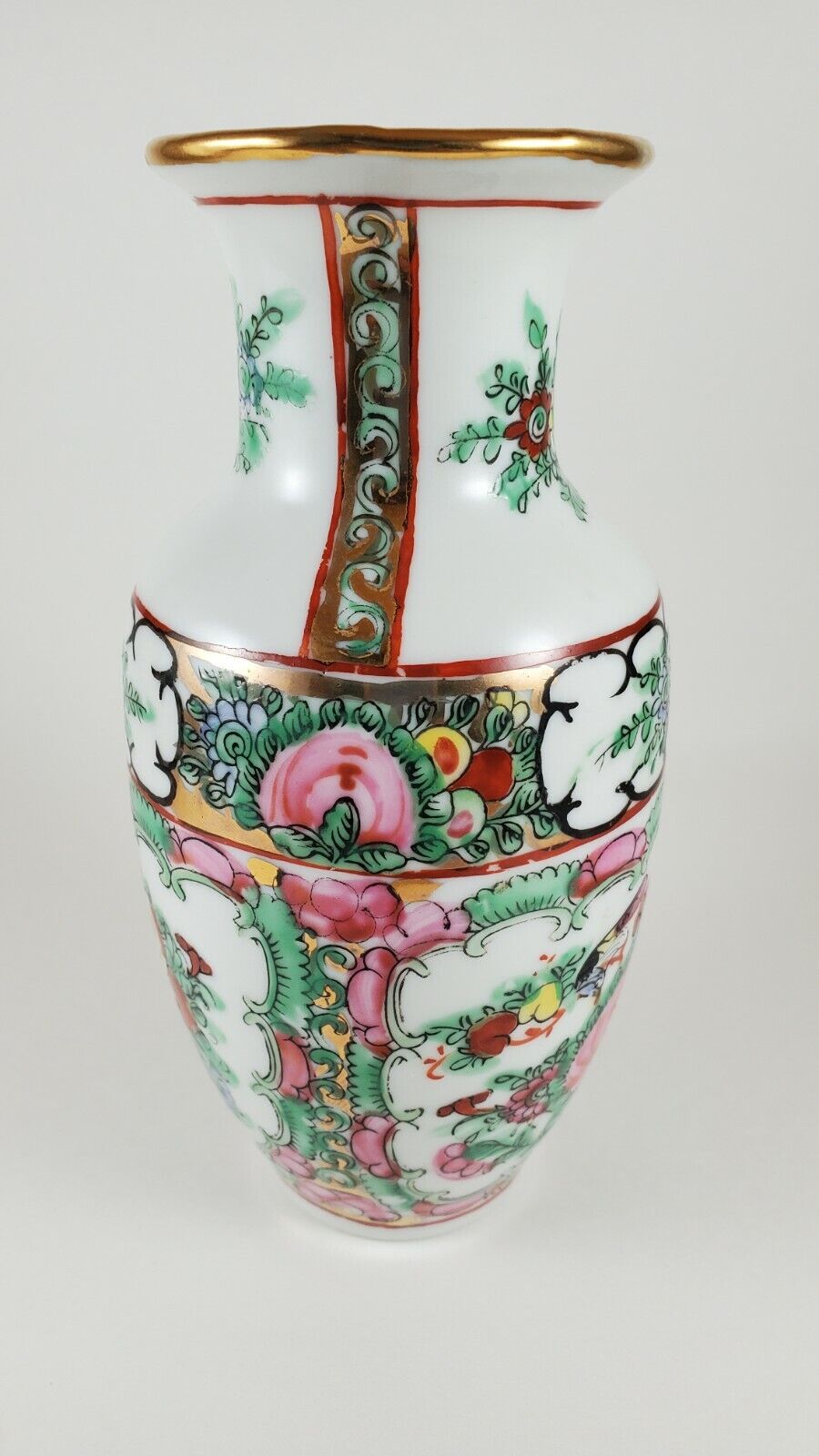 Vintage Chinese 6 inch Vase - FABRICADO EM MACAU Mark - Qianlong Nian Zhi Period