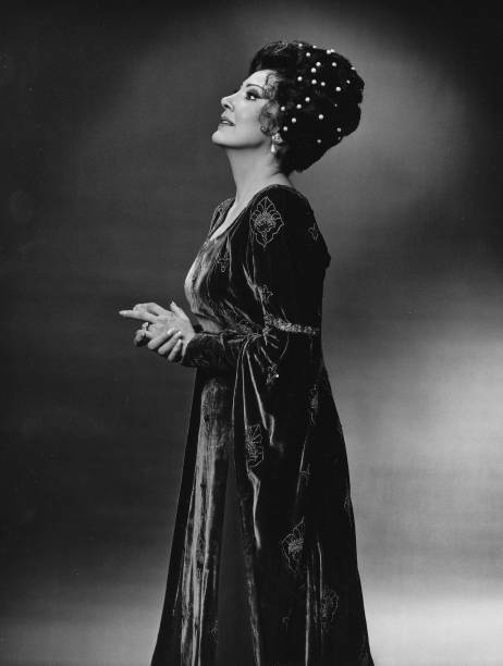 Lyric-coloratura soprano Anna Moffo in New York in 1977 Old Photo 17