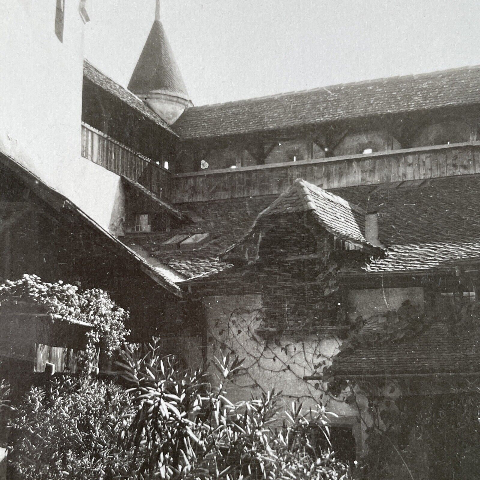 Antique 1925 Chillon Castle Courtyard Switzerlan OOAK Stereoview Photo Card 3268