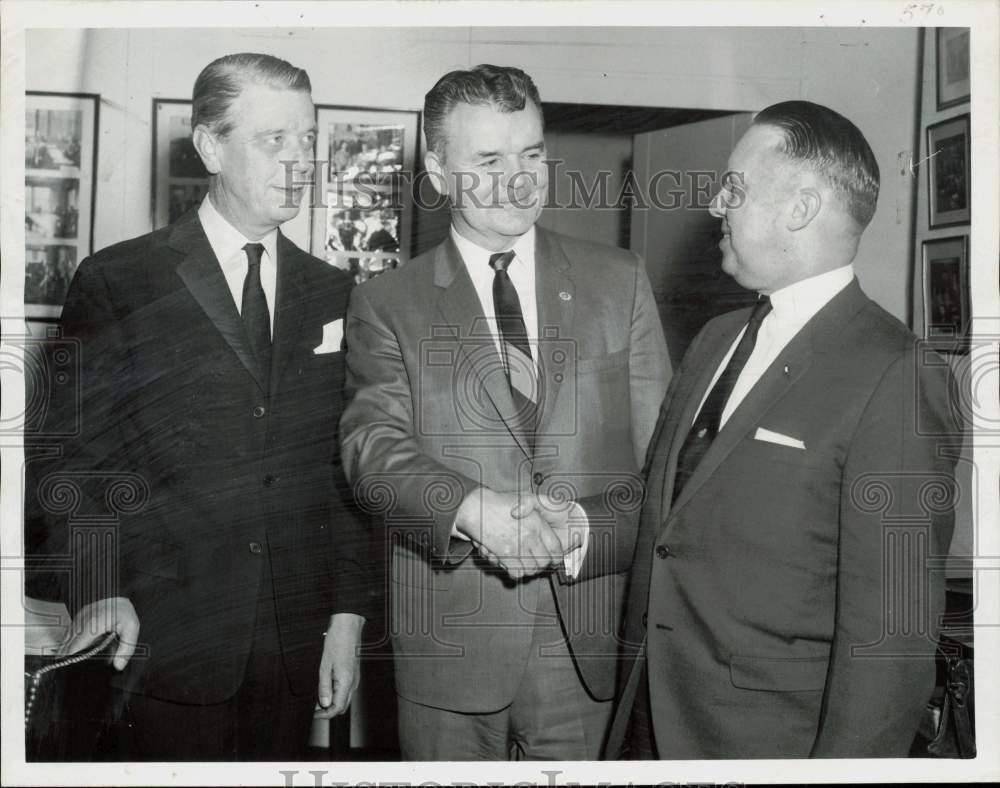 1965 Press Photo Capt. Jeremiah P. Sullivan flanked by fellow MBTA officials