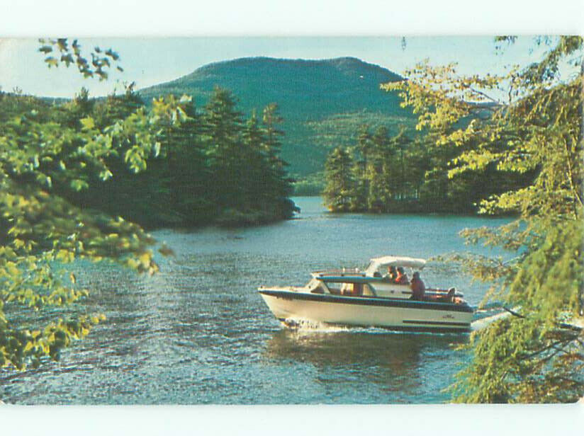 Pre-1980 VINTAGE MOTORBOAT ON THE WATER Adirondacks - Lake George NY 7/18 AE3921