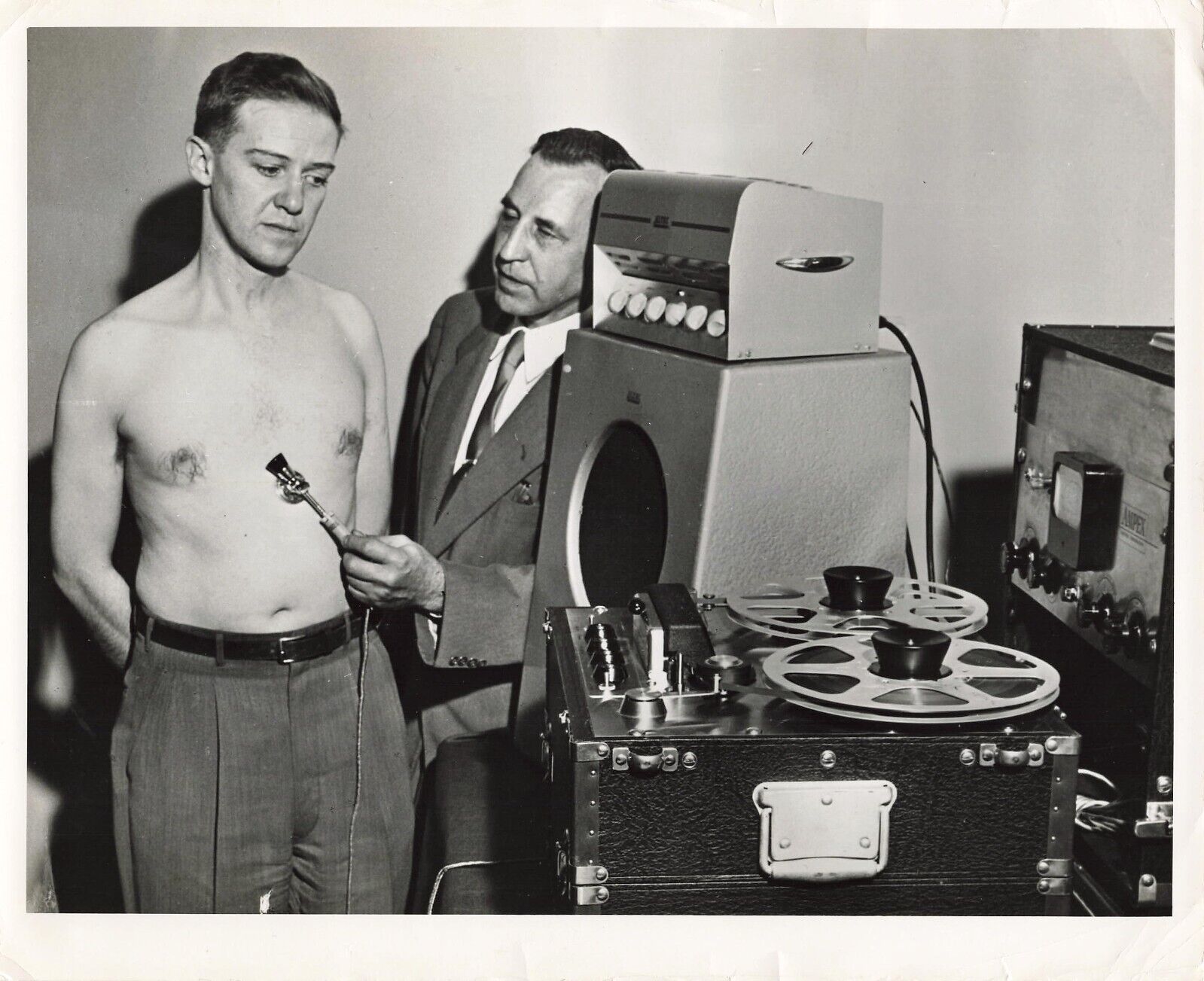 1954 Medical Testing Press Photo Dr Hilliard Johns Hopkins Hospital EMC  *P87b