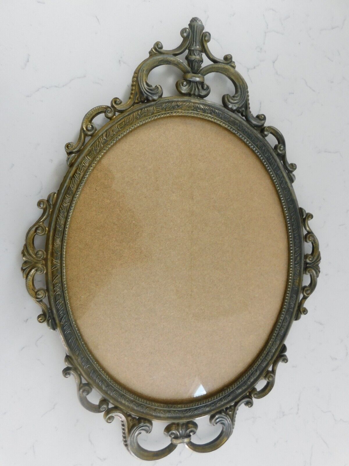 Vintage 17.5 Ornate Antique Brass Wall 10 x 12 Convex/Bubble Glass Picture Frame