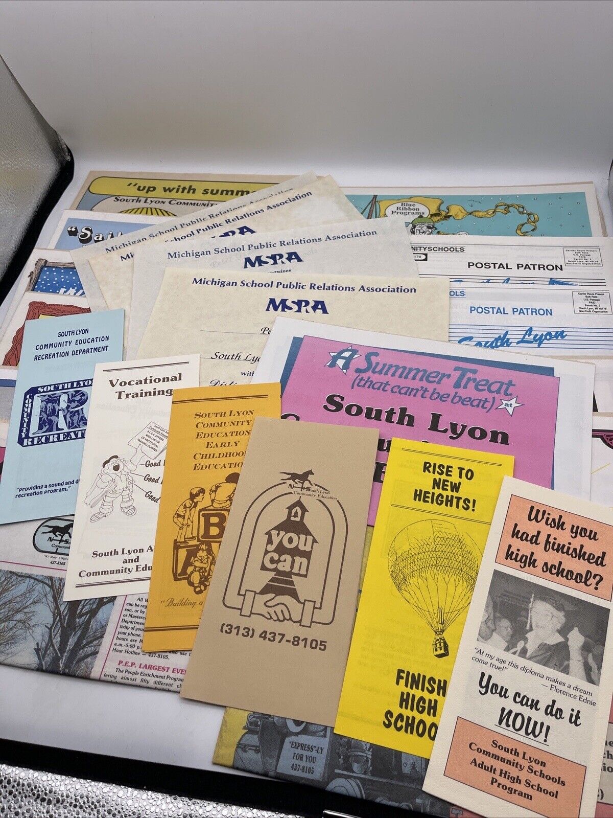 Lot of 20+ Vintage South Lyon Michigan Community Education Ephemera Catalogs