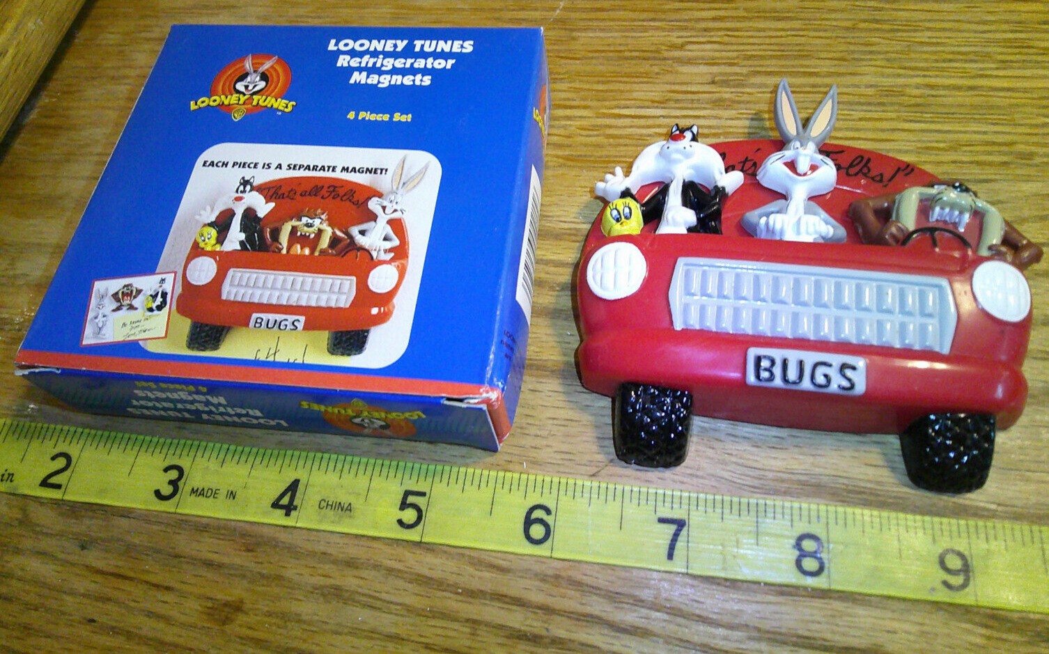 original Vintage 1998 Looney Tunes 4 Piece Magnet Set.