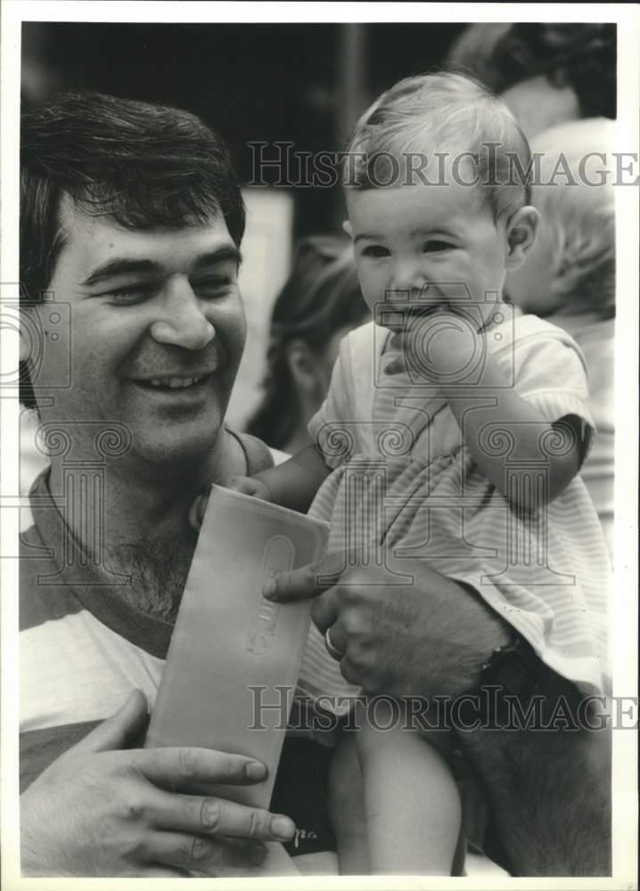 1988 Press Photo Jenna Lloyd Randolfi and Father Ernie at Baby Olympics