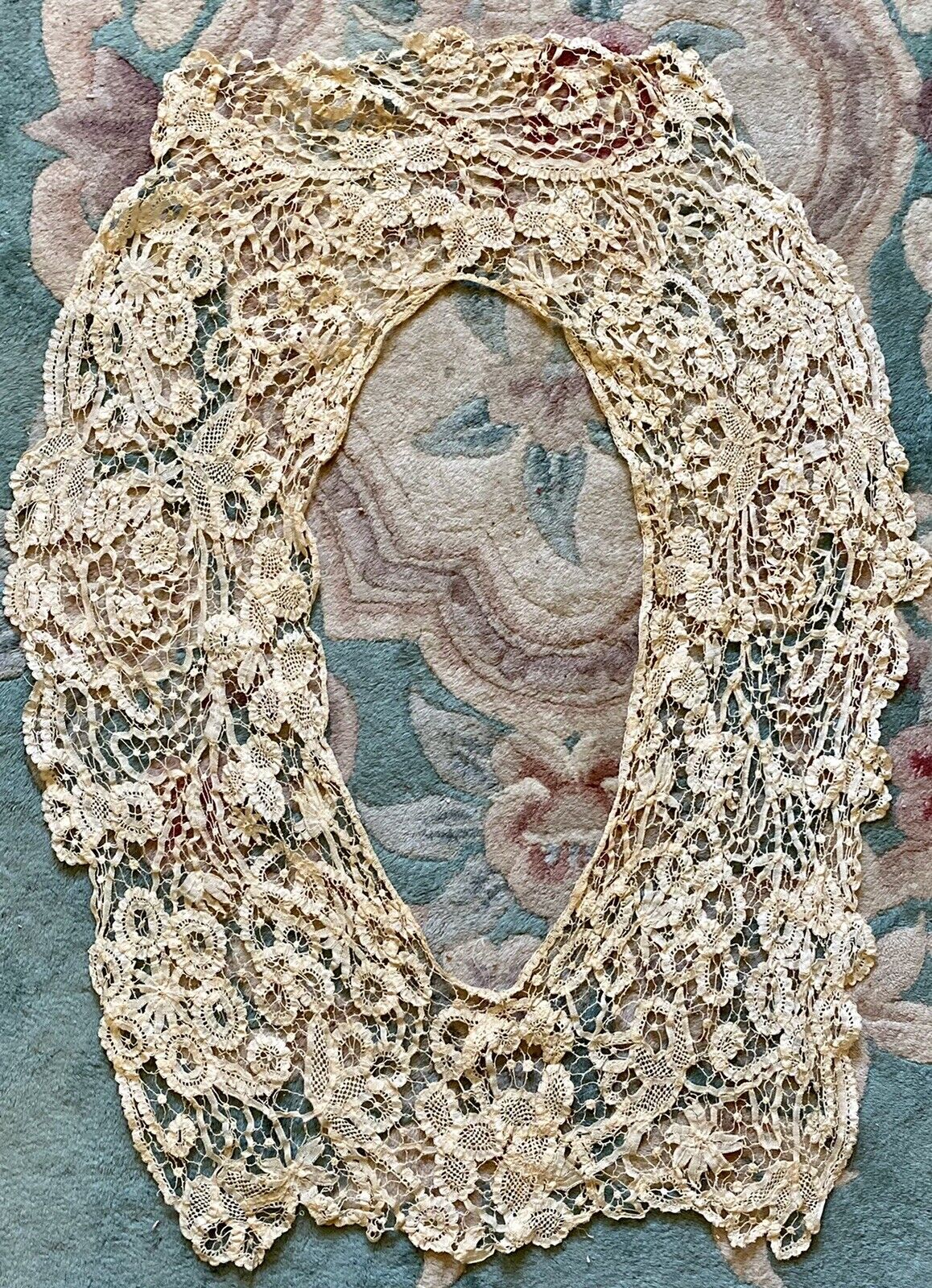 Extremely Rare Early Antique Ladies Handmade Lace Collar
