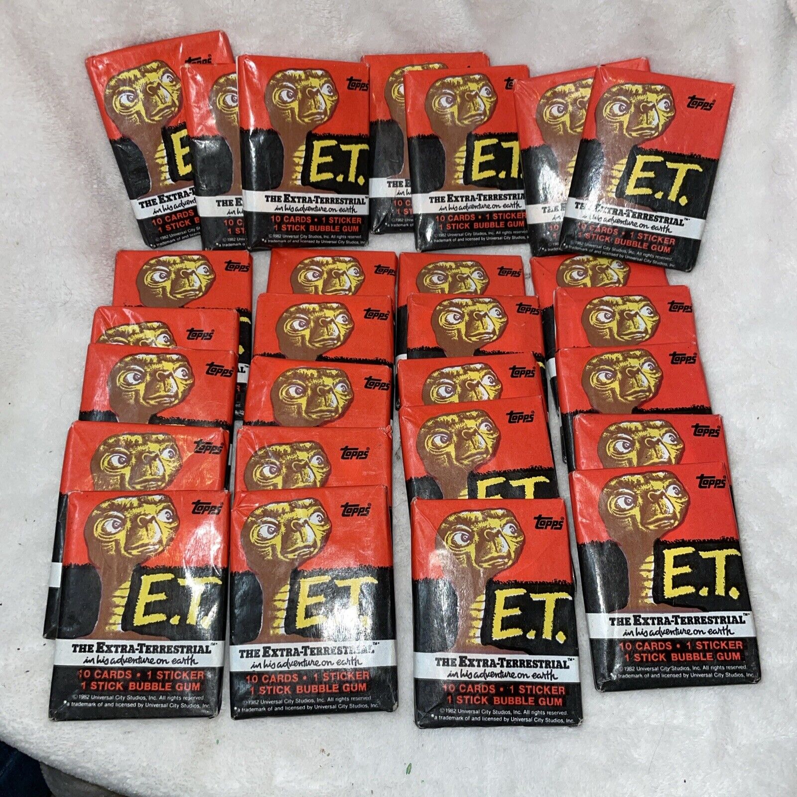 1982 Topps E.T. The Extra-Terrestrial Sealed Wax  Lot Of 27