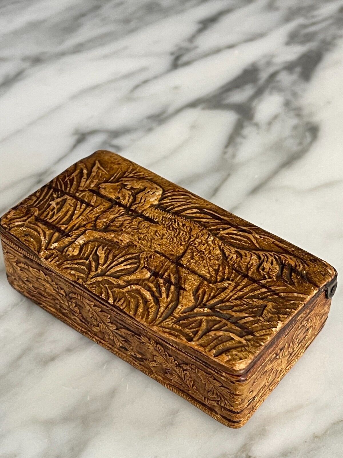 18th - 19th Century Handmade Pressed Birch Maple Snuff Box Cocker Spaniel