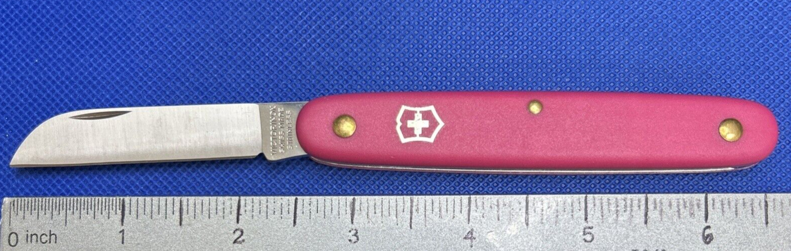 Victorinox Gardener Pink Pocket Knife Swiss Made Pruner Sheepsfoot VG USED