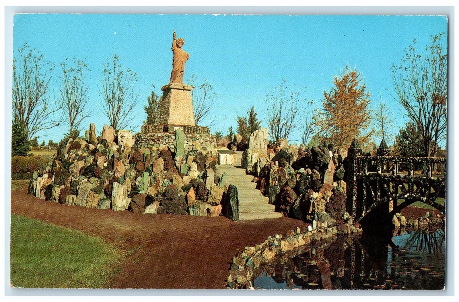 c1960's Peterson Rock Gardens Redmond Illinois IL Multi-Colored Gems Postcard